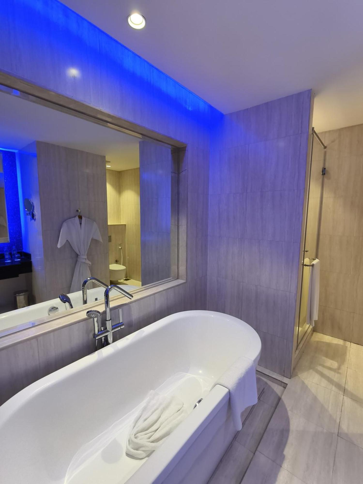 Ista Suites Seef Манама Екстер'єр фото